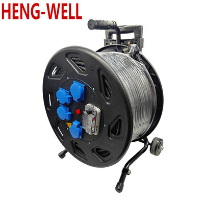 Carretel de cabo com bitola 3 1.50 2.50 mm² com capacidade máxima de 100 metros, projetado para facilitar o enrolamento e armazenamento de cabos.